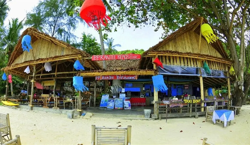 Discover Koh Phi Phi Island – Explore Beaches & Attractions 16 Discover Koh Phi Phi Island - Rantee Beach